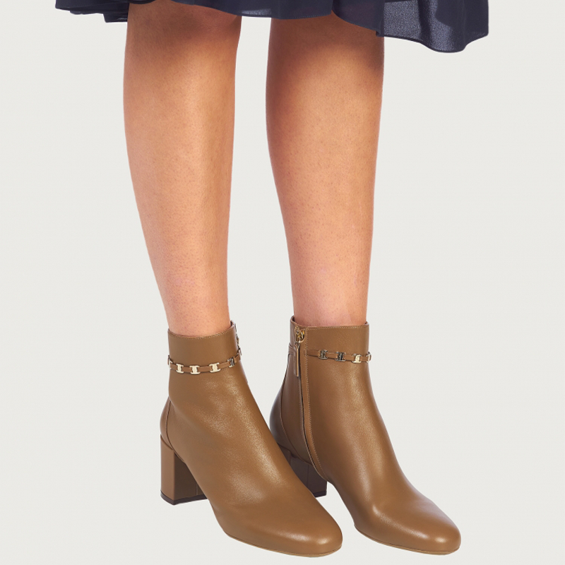 (W) FERRAGAMO Vara Chain Ankle Boot 'Coffee' 圖 5