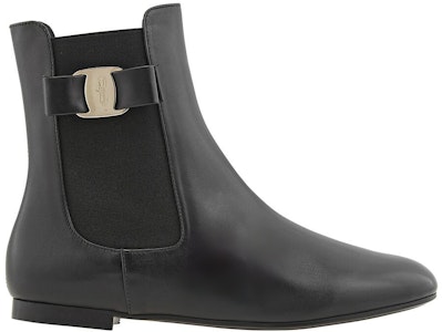 (W) FERRAGAMO Sepatu Boot Chelsea Vara 'Black Bow' Hitam 01B903-744825 Order (W) FERRAGAMO Sepatu Boot Chelsea Vara 'Black Bow' Hitam 01B903-744825