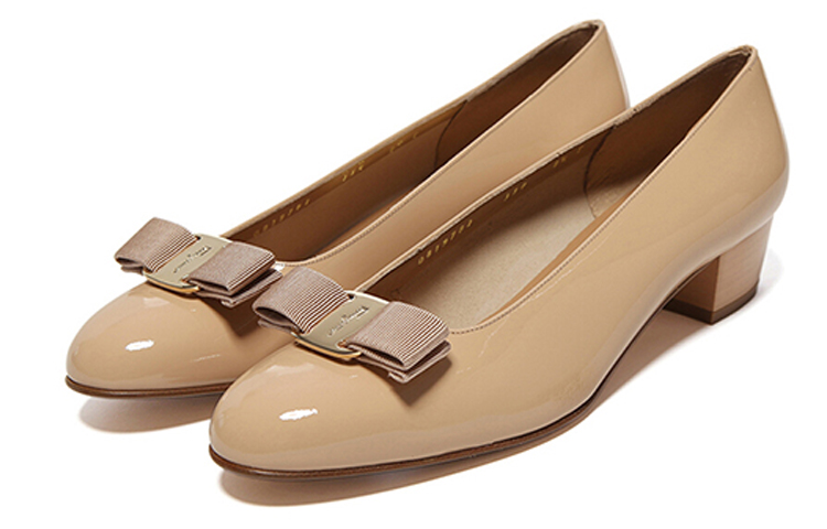 Lookbook (W) FERRAGAMO Escarpins Vara Talons Hauts ''Nude Bow'' 01B221-530039