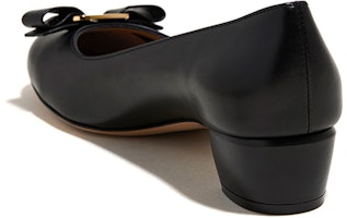 (W) 페라가모 바라 블랙 보우 하이힐 01B221-575970 Lookbook (W) 페라가모 바라 블랙 보우 하이힐 01B221-575970