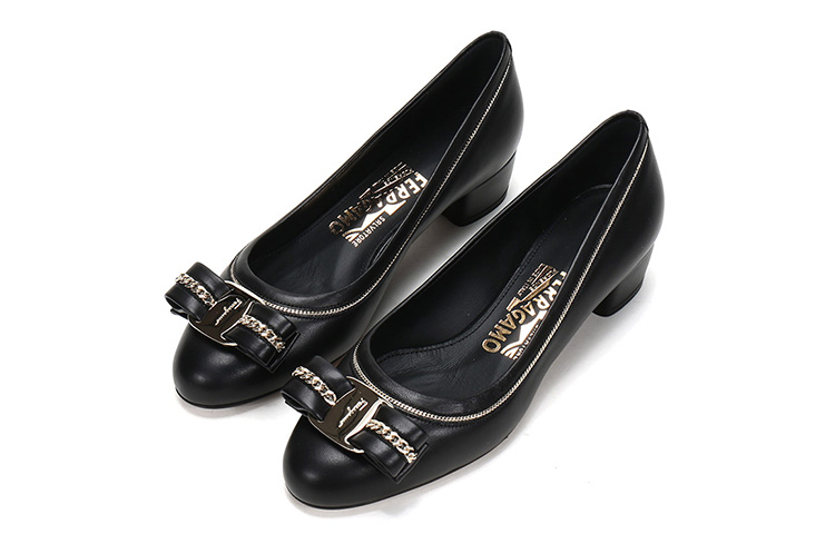 Lookbook (W) FERRAGAMO Vara Hoge Hakken ''Zwarte Strik'' 01P980-715321