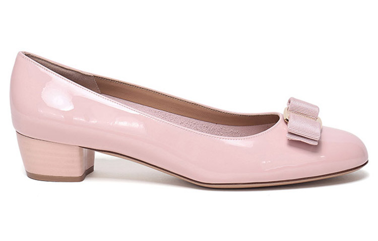 Order (W) FERRAGAMO Vara Hoge Hak ''Lichtroze Lakstrik'' 01B221-643071
