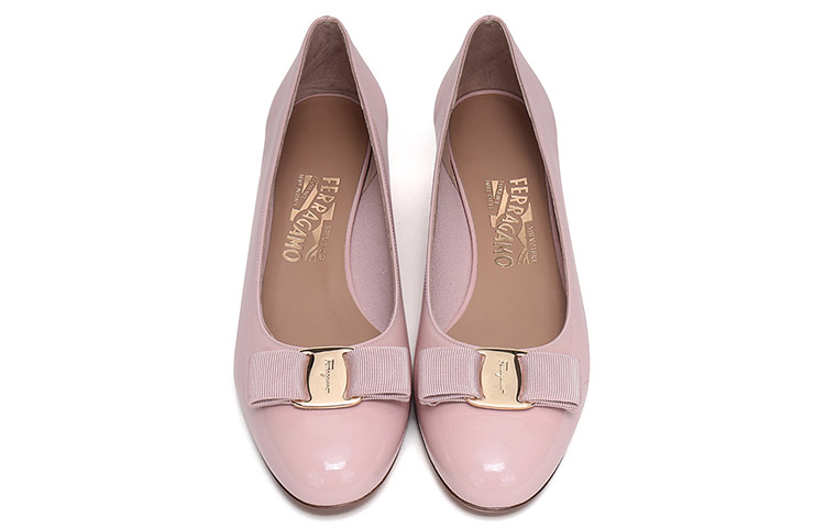 Shop (W) FERRAGAMO Vara Hoge Hak ''Lichtroze Lakstrik'' 01B221-643071