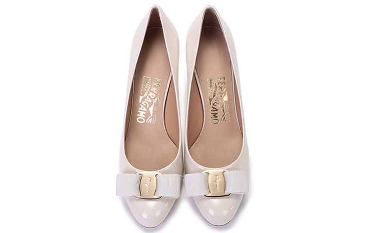 Shop (W) FERRAGAMO Vara Lakleer ''Bone White'' 01B788-723363