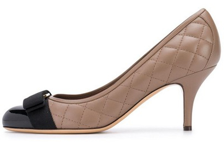 (W) FERRAGAMO Vara Pump 'Brown Bow'