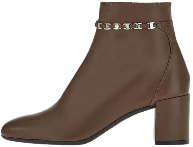 women-ferragamo-vara-short-boot-brown-chain-01-b954-756168
