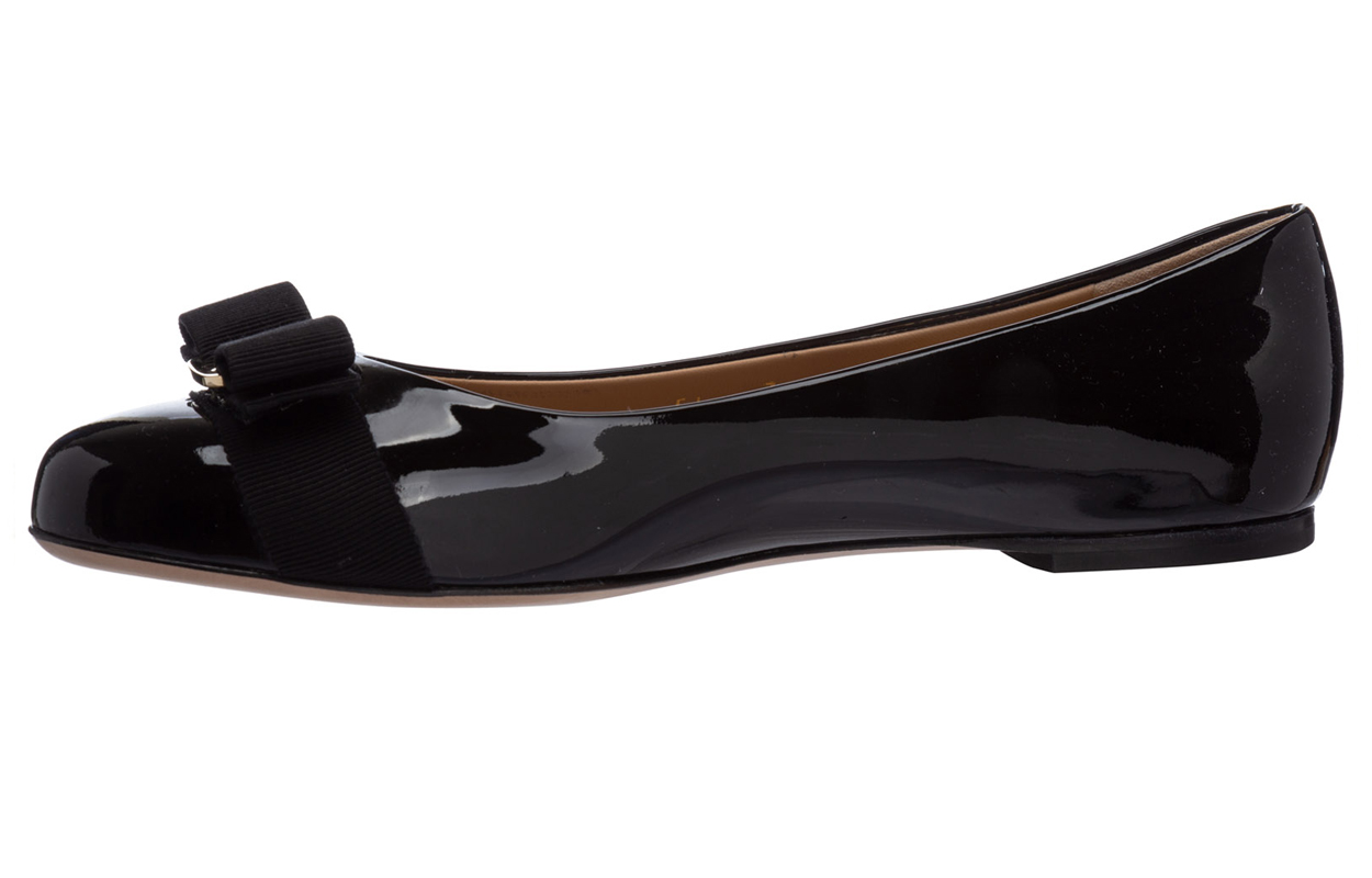 (Women) FERRAGAMO Varina 'Glossy Black Leather Flats' 01A181-574556