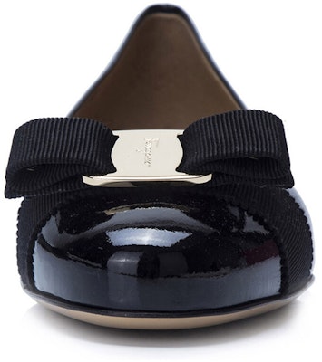 (W) FERRAGAMO Varina 'Sepatu Flats Kulit Glossy Hitam' 01A181-574556 Shop (W) FERRAGAMO Varina 'Sepatu Flats Kulit Glossy Hitam' 01A181-574556
