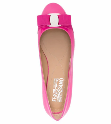 Ferragamo 菲拉格慕 Varina 亮面皮革平底鞋 女款 粉紫色 Lookbook Ferragamo 菲拉格慕 Varina 亮面皮革平底鞋 女款 粉紫色