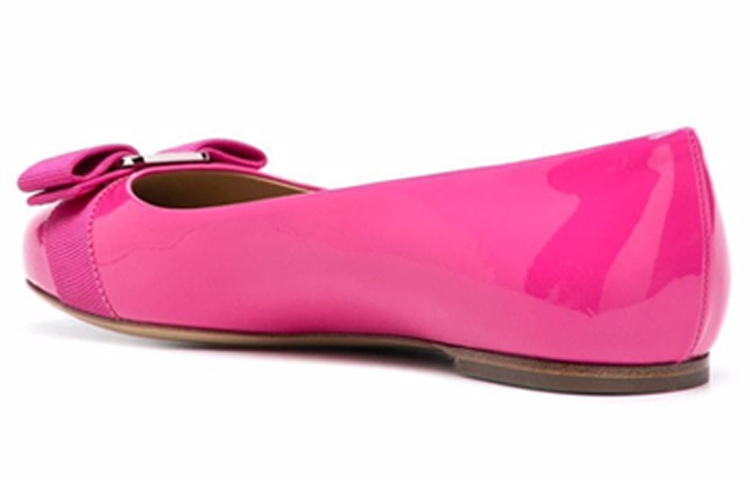 Shop Ferragamo 菲拉格慕 Varina 亮面皮革平底鞋 女款 粉紫色