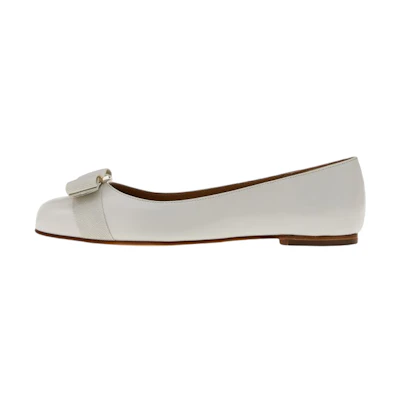 (W) FERRAGAMO Varina 'White Ballet Flats'