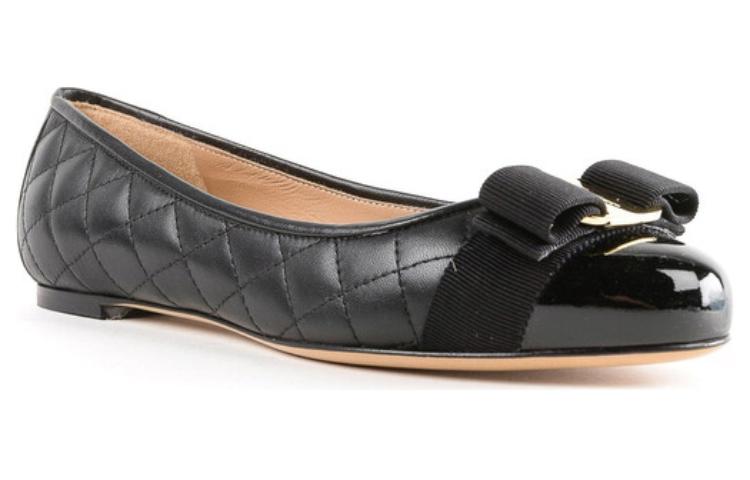Lookbook (W) FERRAGAMO Varina 'Flat Ballet Hitam' 01M831-672100
