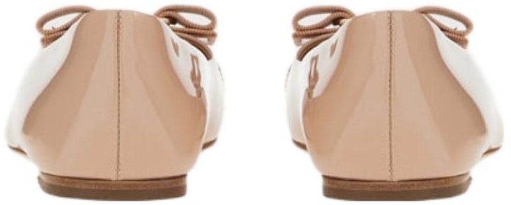 (W) FERRAGAMO Varina Kasut Balerina 'Aprikot' 01A181-753657 Shop (W) FERRAGAMO Varina Kasut Balerina 'Aprikot' 01A181-753657