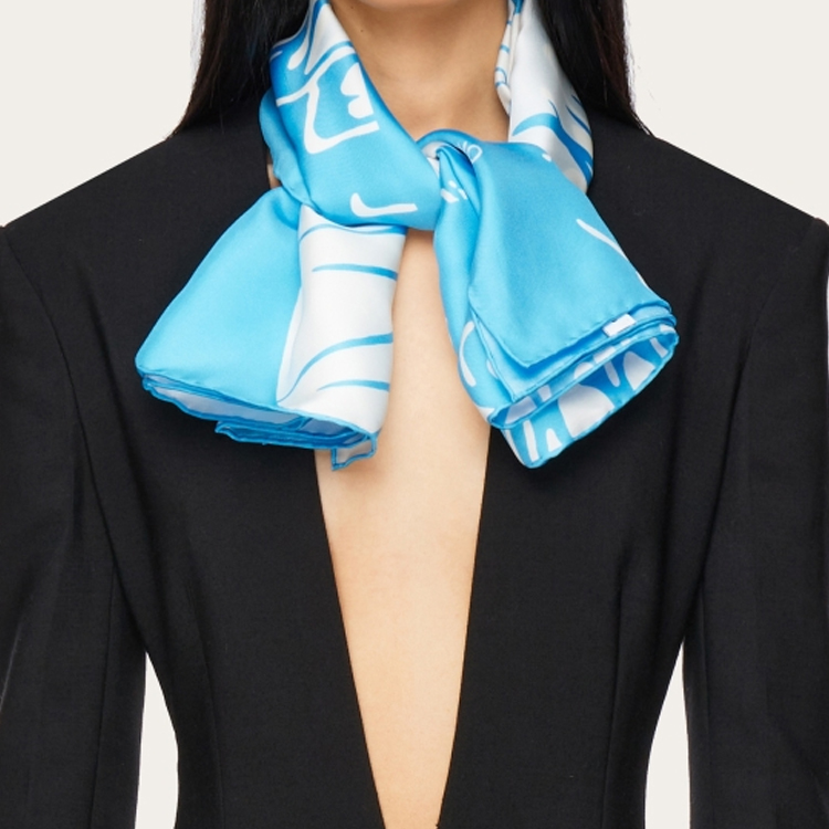 (Women) FERRAGAMO Venus Print Silk Scarf Women’s - Blue/White 310169773418 圖 3