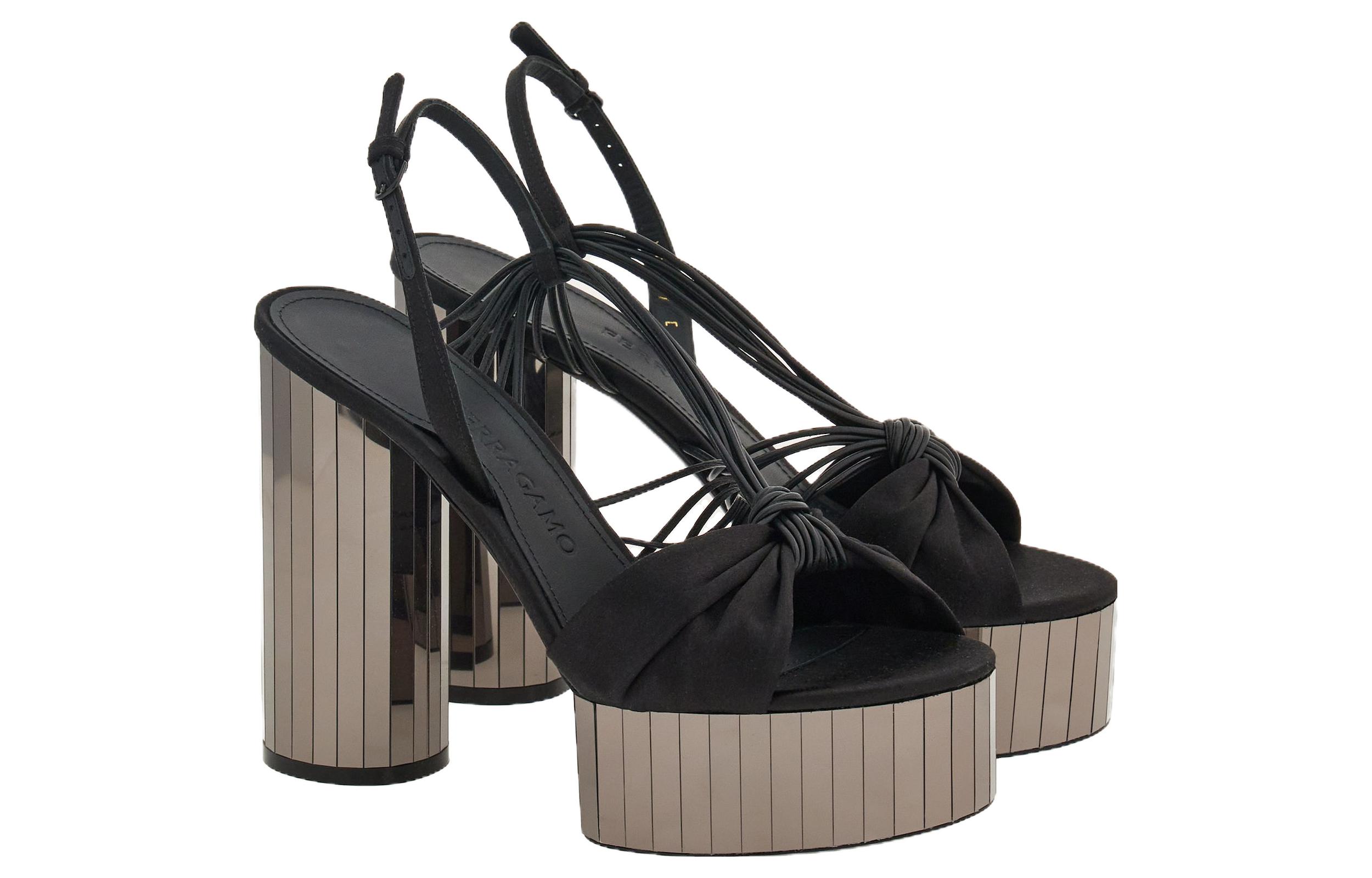 Order (W) Sandal Hitam FERRAGAMO Anyam Tumit Bulat Gesper Tali Pergelangan 01G169-763571