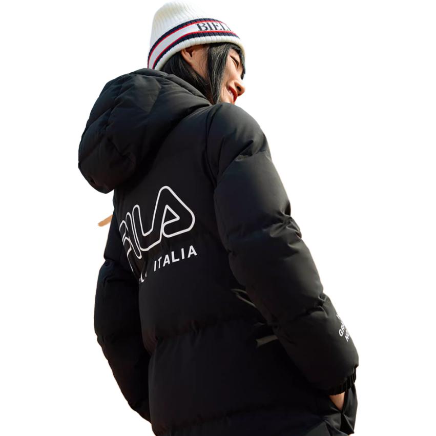 Shop (W) FILA ブラックロングフードダウンジャケット - ミニマリストな暖かい防風デザイン F11W249906FBK