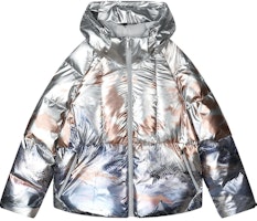 (Women) FILA Fashion Hooded Down Jacket with All-over Print. F11W348904F-ZA (Women) FILA Fashion Hooded Down Jacket with All-over Print. F11W348904F-ZA