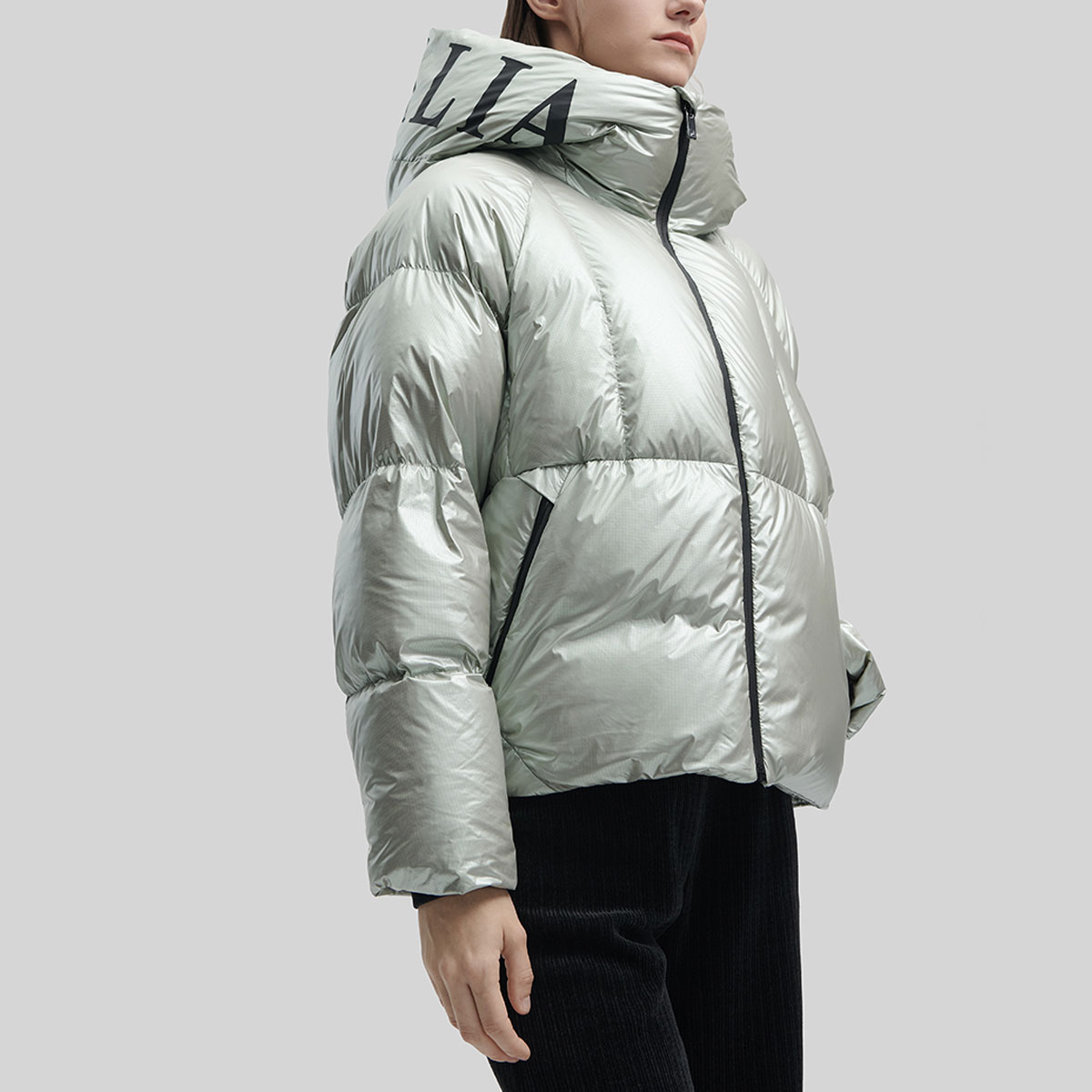 Details for (W) FILA Jaket Down Hoodie Logo Cetak Hijau Bambu Muda. F11W344914F-LG