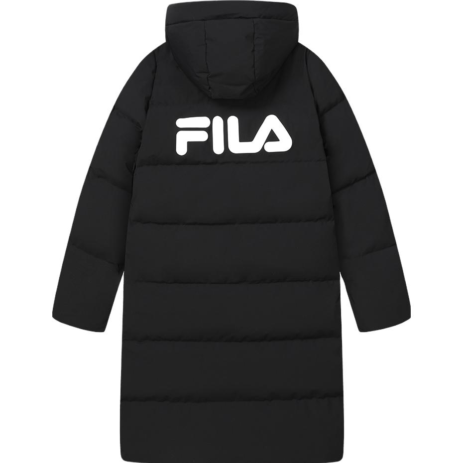 Lookbook (W) FILA Jaket Overcoat Hooded Panjang Hitam - Tahan Air, Angin, dan Berinsulasi. F11W349910F-BK
