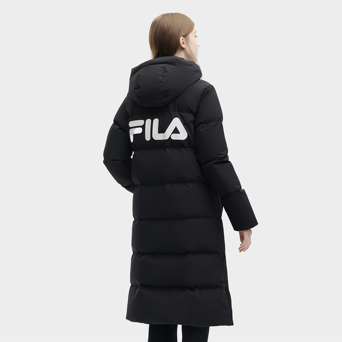 Sizing (W) FILA Jaket Overcoat Hooded Panjang Hitam - Tahan Air, Angin, dan Berinsulasi. F11W349910F-BK