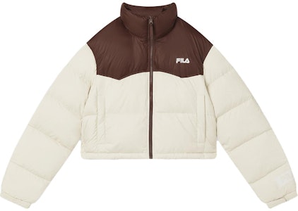 (W) 휠라 숏 스탠드 칼라 컬러블록 푸퍼 자켓 - 밀 베이지. F51W349902F-BG Buy (W) 휠라 숏 스탠드 칼라 컬러블록 푸퍼 자켓 - 밀 베이지. F51W349902F-BG