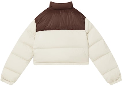 (W) 휠라 숏 스탠드 칼라 컬러블록 푸퍼 자켓 - 밀 베이지. F51W349902F-BG Lookbook (W) 휠라 숏 스탠드 칼라 컬러블록 푸퍼 자켓 - 밀 베이지. F51W349902F-BG