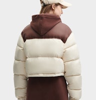 (W) FILA 短立領拼色羽絨外套 - 小麥米色。 F51W349902F-BG Details for (W) FILA 短立領拼色羽絨外套 - 小麥米色。 F51W349902F-BG