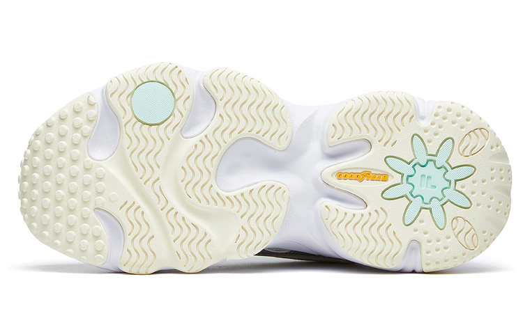 Shop (W) FILA Ade 复古白/银 F12W011102FWL