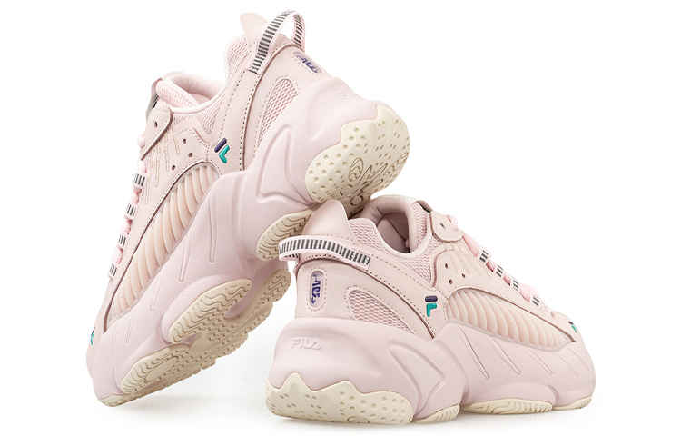 Lookbook FILA FUSION 斐乐潮牌 ADE 復古 低幫 跑步鞋 女款 粉