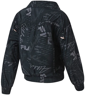 (W) FILA 運動黑色logo印花寬鬆版型梭織外套 A11W311701F-BK Lookbook (W) FILA 運動黑色logo印花寬鬆版型梭織外套 A11W311701F-BK