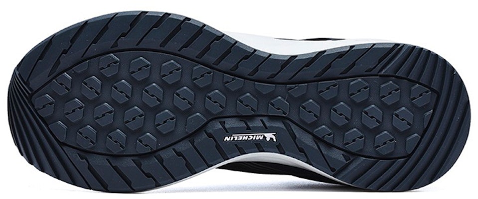 (W) FILA Athletics Lynx BOA 'Hitam Putih' A12W231210FSL Shop (W) FILA Athletics Lynx BOA 'Hitam Putih' A12W231210FSL