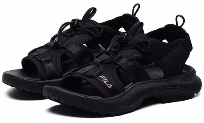 (W) 휠라 아슬레틱스 블랙 샌들 (Hweolra Aseulletiks Beullaek Saendeul) A12W122607FBK Lookbook (W) 휠라 아슬레틱스 블랙 샌들 (Hweolra Aseulletiks Beullaek Saendeul) A12W122607FBK