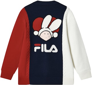 (W) FILA CNY バニーコレクション Vネックニットセーター ウィメンズ スモーキーブルー. F11W319407F-DB Lookbook (W) FILA CNY バニーコレクション Vネックニットセーター ウィメンズ スモーキーブルー. F11W319407F-DB