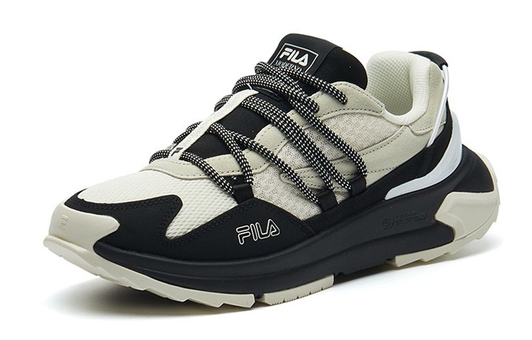 Order (W) FILA Corsa Low Chunky Sneakers Putih/Hitam F12W134145FVB
