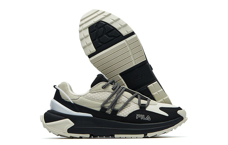 Purchase (W) FILA Corsa Low Chunky Sneakers Putih/Hitam F12W134145FVB