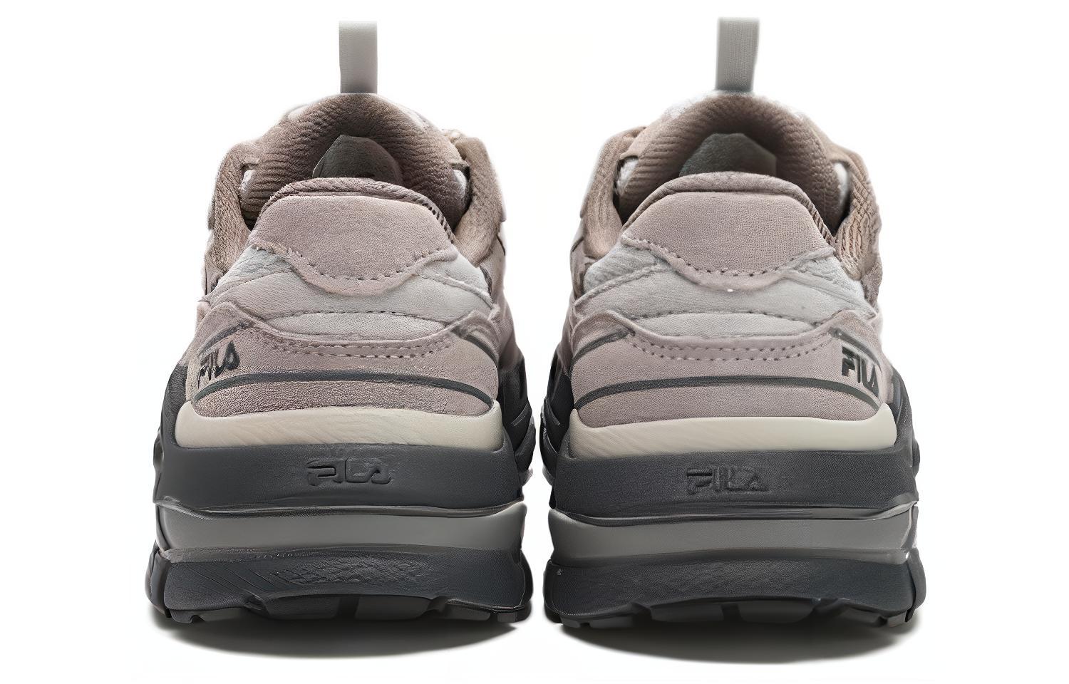 Shop FILA斐樂 DECODER 舒適百搭 低筒 跑步鞋 女款 深灰色