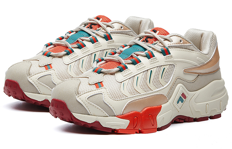 Lookbook FILA斐樂 掠奪者 1 復古 低筒 運動休閒鞋 女款 米色