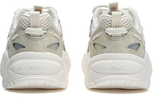 FILA斐樂 貓爪 4代 防滑透氣 低筒 運動休閒鞋 女款 泡沫白 Shop FILA斐樂 貓爪 4代 防滑透氣 低筒 運動休閒鞋 女款 泡沫白