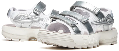 Shop (W) FILA DISRUPTOR II SANDALE Silber F12W024506FWS