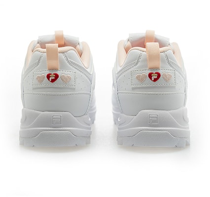 (W) FILA Distorter Premium 爱心款运动鞋 WFW24028-127 Lookbook (W) FILA Distorter Premium 爱心款运动鞋 WFW24028-127