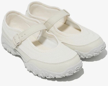 (W) FILA Escape Mary Jane Sepatu Beige/Beige/Beige 11001XM02376H920 Order (W) FILA Escape Mary Jane Sepatu Beige/Beige/Beige 11001XM02376H920