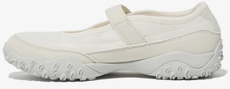 (W) FILA Escape Mary Jane Sepatu Beige/Beige/Beige 11001XM02376H920 Lookbook (W) FILA Escape Mary Jane Sepatu Beige/Beige/Beige 11001XM02376H920