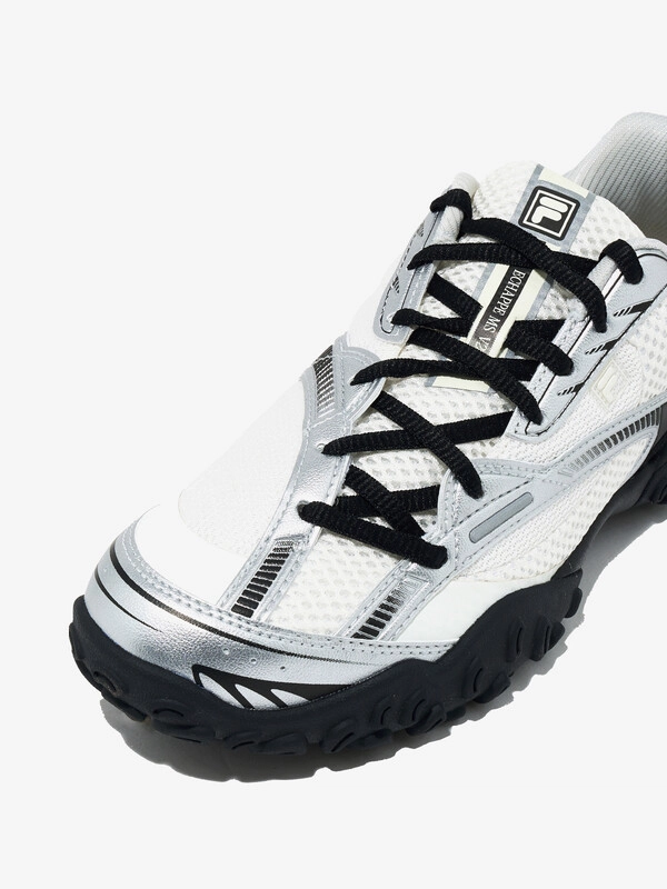 Sizing (W) 휠라 이쉐이프 V2 실버 화이트/블랙/그레이 11001XM02367H102