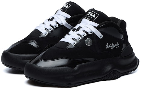 (W) FILA Kasut Fesyen Sneakers Low-Top Larian Hitam F12W144139FBK Lookbook (W) FILA Kasut Fesyen Sneakers Low-Top Larian Hitam F12W144139FBK
