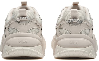 FILA斐樂 Fluid 4 貓爪 減震防滑 低筒 運動休閒鞋 女款 古白色 Shop FILA斐樂 Fluid 4 貓爪 減震防滑 低筒 運動休閒鞋 女款 古白色