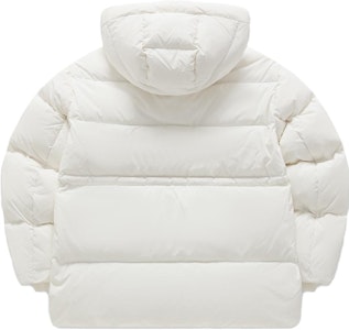 (W) FILA Fusion 2023冬季连帽宽松羽绒服时尚保暖外套. T11W345910F-WT Lookbook (W) FILA Fusion 2023冬季连帽宽松羽绒服时尚保暖外套. T11W345910F-WT