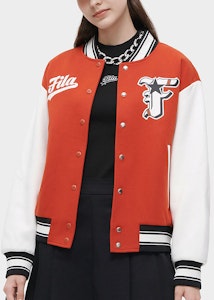 (W) FILA Fusion 休闲保暖棒球棉服外套 - 乒乓橙色. T11W412901F-OR Lookbook (W) FILA Fusion 休闲保暖棒球棉服外套 - 乒乓橙色. T11W412901F-OR