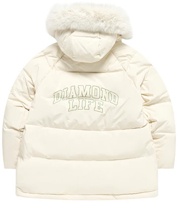 (W) FILA Fusion 白色长款羽绒服连帽外套 - 时尚保暖款式。 T11W242909F-IV Lookbook (W) FILA Fusion 白色长款羽绒服连帽外套 - 时尚保暖款式。 T11W242909F-IV