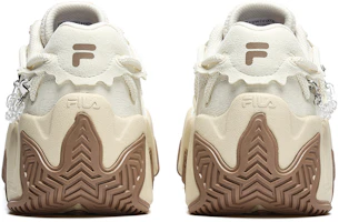 Shop FILA FUSION斐樂潮牌 潮流時尚 低幫 老爹鞋 女款 白米