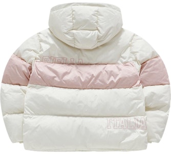 (W) 휠라 퓨전 화이트 오버사이즈 후드 패딩 다운 자켓 T11W345908F-WT Lookbook (W) 휠라 퓨전 화이트 오버사이즈 후드 패딩 다운 자켓 T11W345908F-WT